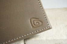 Load image into Gallery viewer, Signature Men&#39;s Wallet in Chocolate Brown

