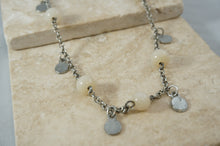 Load image into Gallery viewer, Roe Classic Necklace
