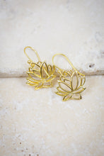 Load image into Gallery viewer, Kamla earrings
